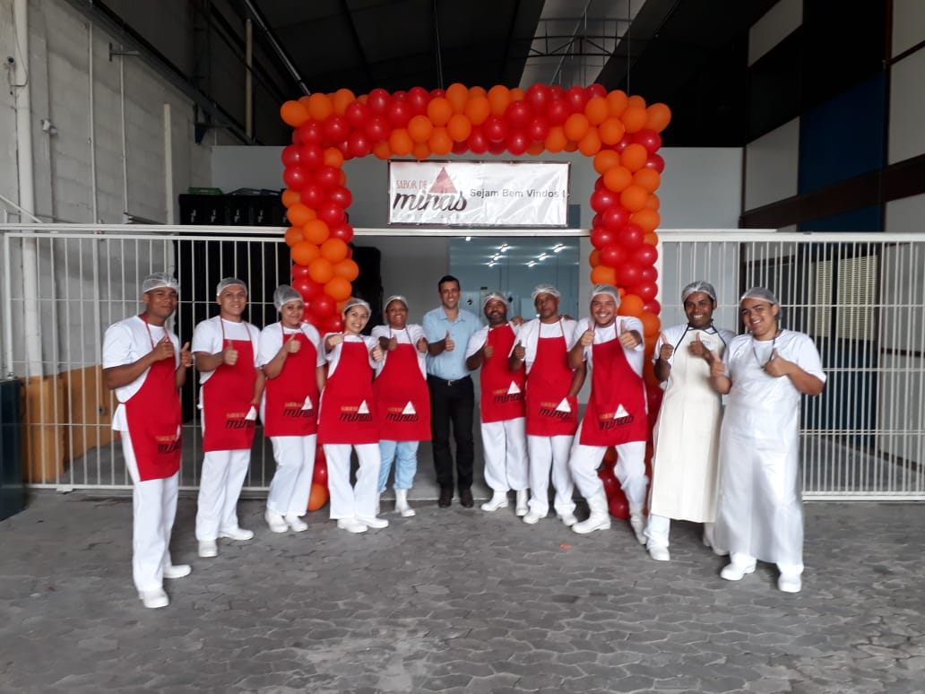 Equipe de auditores sênior prestando suporte de conformidade em tempo real